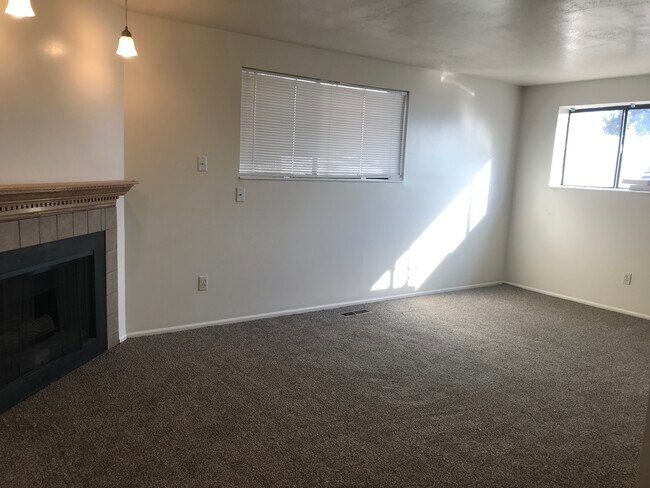 Foto del edificio - 2196 w 5600 s