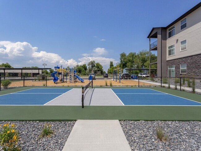 Pickleball Court - The Atlas Apartments