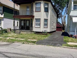 Building Photo - 1287 Van Cortland St