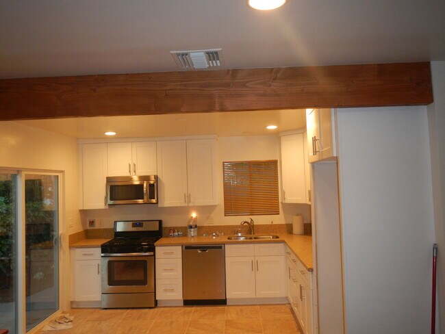 Kitchen - 8130 Hazeltine Ave