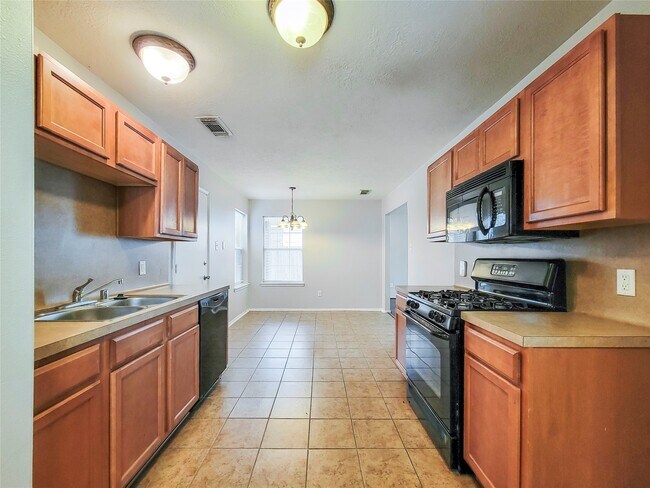 Building Photo - 7206 Daniel Spgs Ln