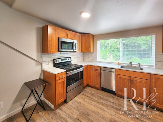 Foto del edificio - Remodel with Water View | 2BR Near Annapolis Foot Ferry