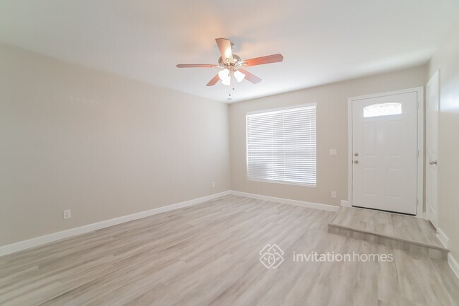 Building Photo - 2925 N 86th Dr