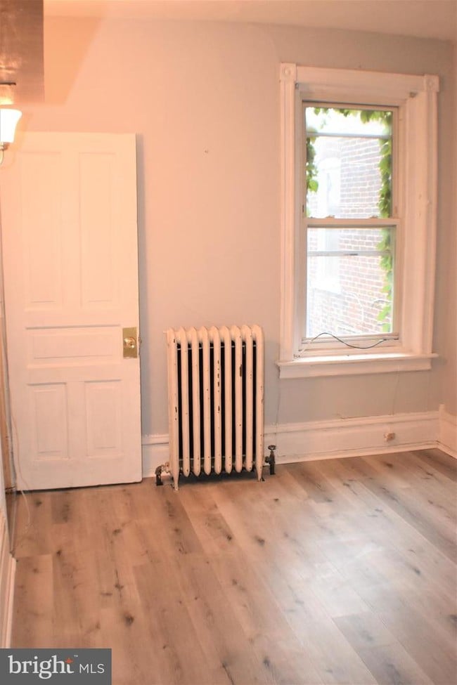 Building Photo - 223 N 15th St