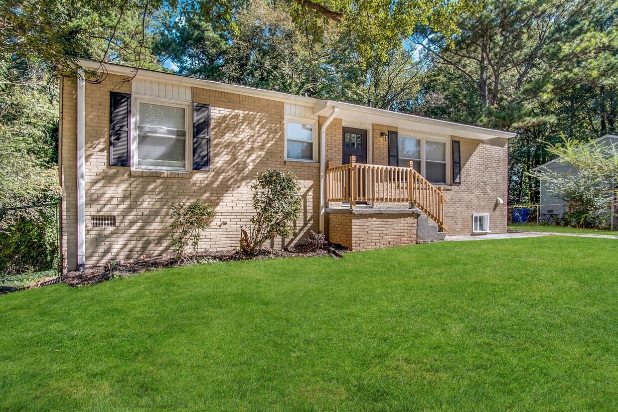 245 Argus Circle Nw House Rental in Atlanta, GA