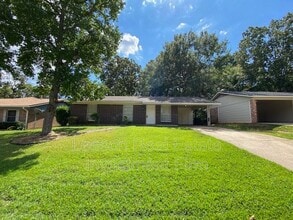Building Photo - 6333 Alameda Dr