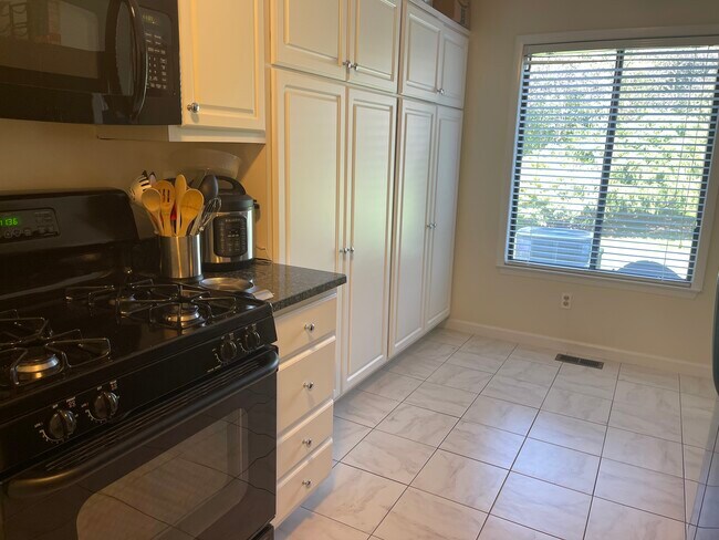 KITCHEN - 1 The Hamlet