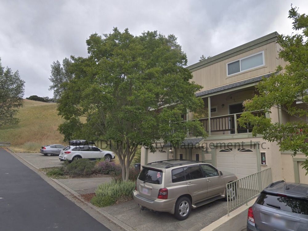 Primary Photo - 30 Aries Ln