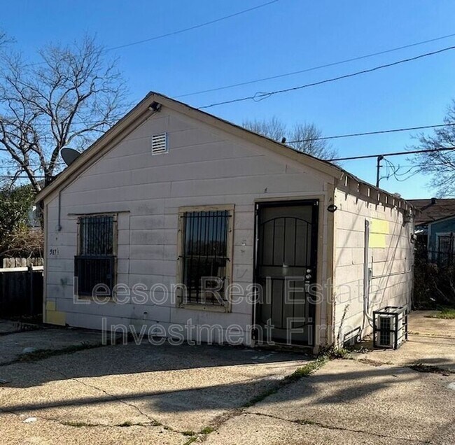 Foto del edificio - 517.5 Stoner Ave