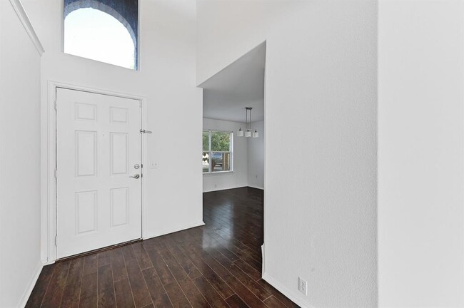 Foto del edificio - 480 Camelia Pkwy