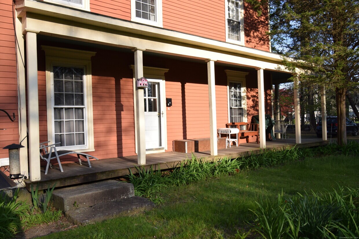 Primary Photo - 52 Fox Chase Ln