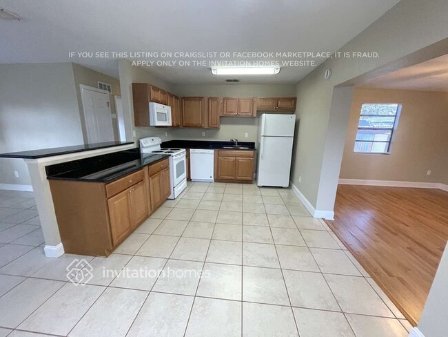 Building Photo - 8505 Temple Park Dr