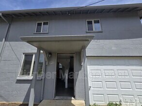 Building Photo - 452 Alder St