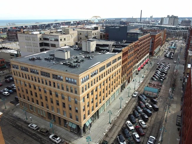 Building Photo - 234 N Broadway