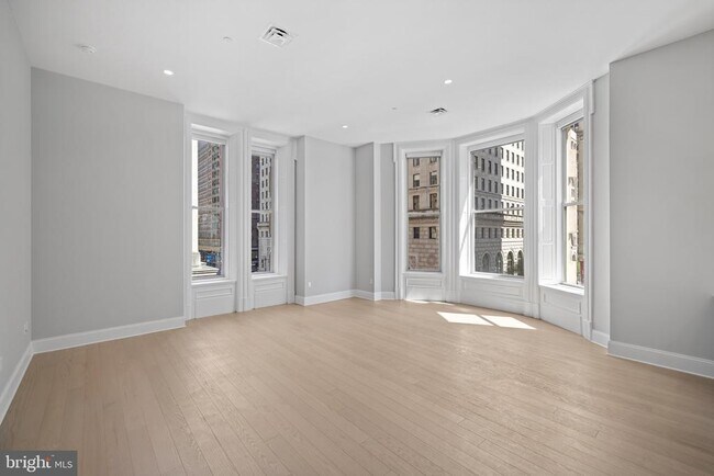 Building Photo - 200 S Broad St