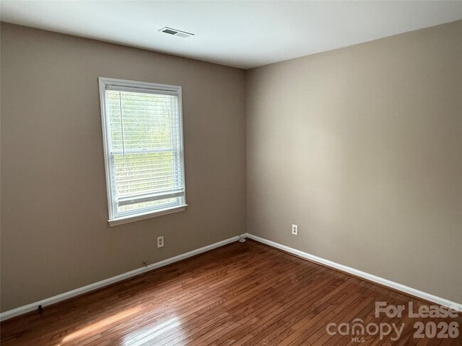 Building Photo - 1908 Thurmond Pl