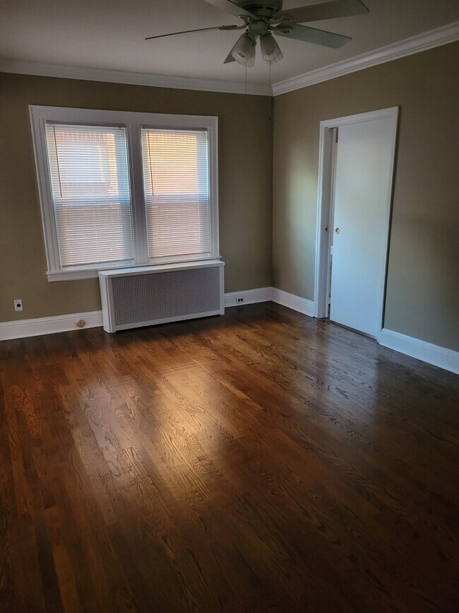 Living room - 24008 144th Ave