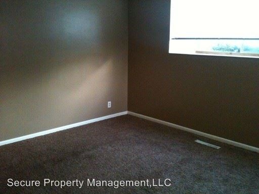 Building Photo - 1349 300 E