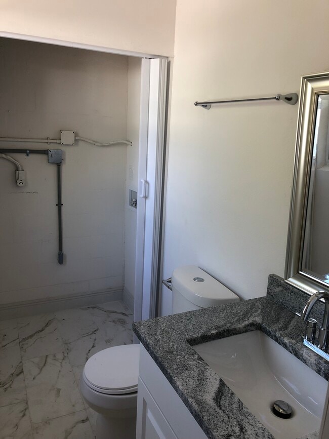 Foto del edificio - 10410 Azalea Dr