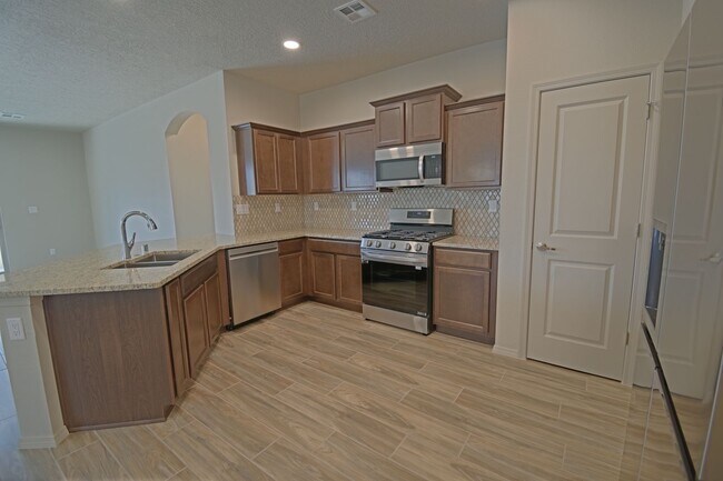 Building Photo - New  Home  AVAILABLE NOW!