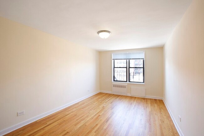 Building Photo - 444 Avenue X