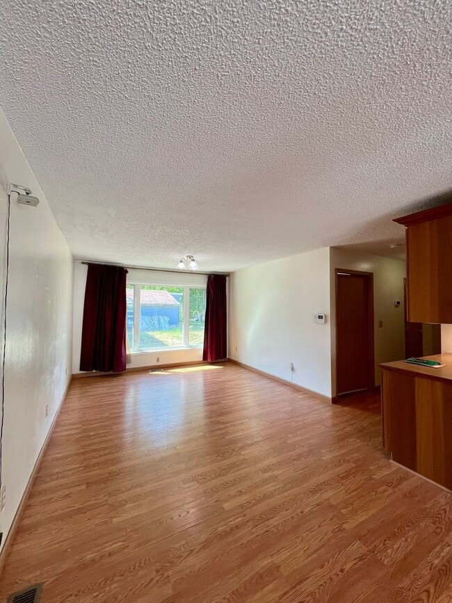 Building Photo - Dunlap Ave 4018-