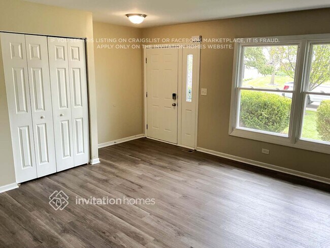 Foto del edificio - 735 Burr Oak Dr