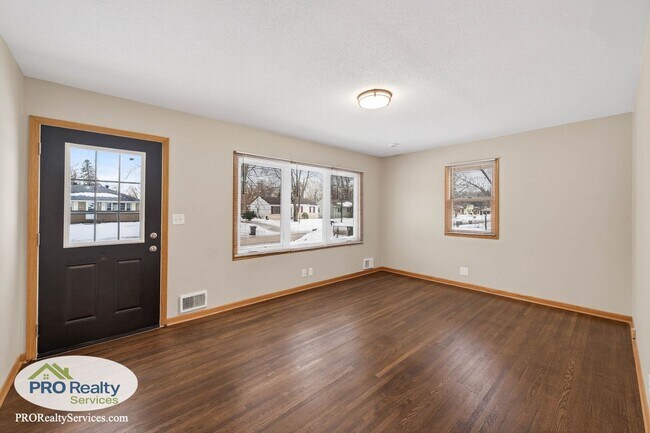 Foto del edificio - 3 Bedroom Home **Free March Rent with a March 2026 Move In**