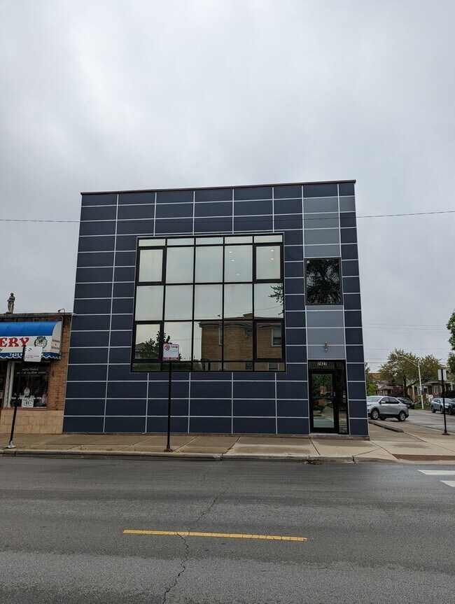 Building Photo - 7427 W Addison St