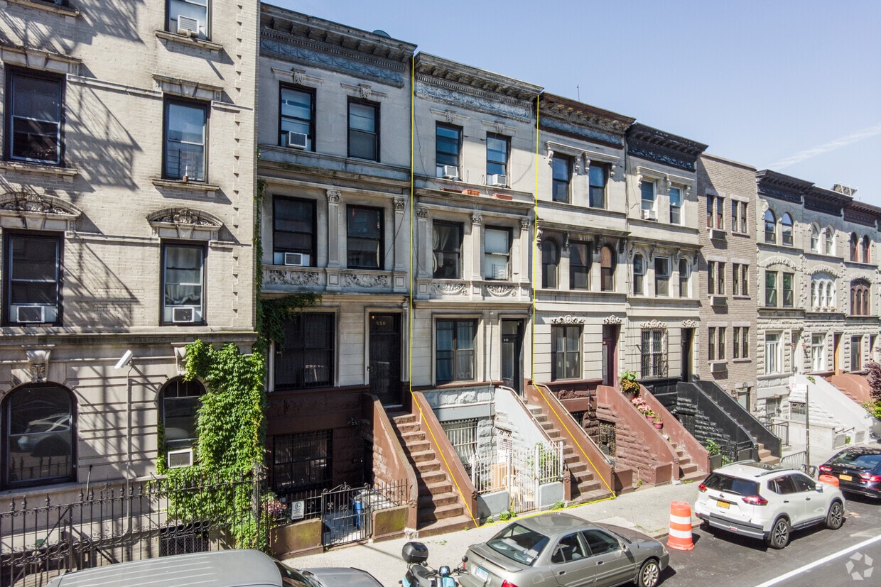 Primary Photo - 552 W 161st St