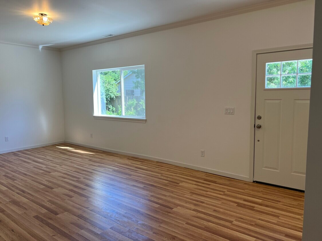 Photo - 12091 44th Pl S (Tukwila, WA)