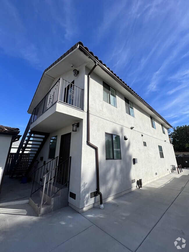 Building Photo - 8677 Dearborn Ave