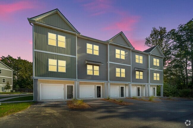 Building Photo - 107 Aplomb Aly