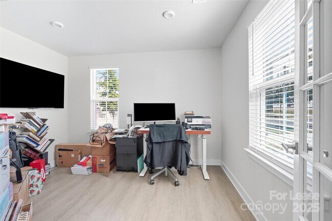 Building Photo - 9226 Mallard Mls Dr