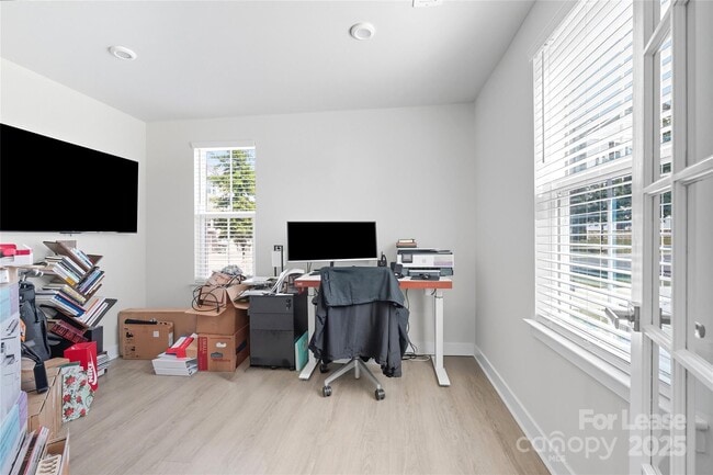 Foto del edificio - 9226 Mallard Mls Dr