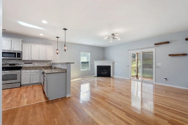 Building Photo - 4221 Lochurst Dr