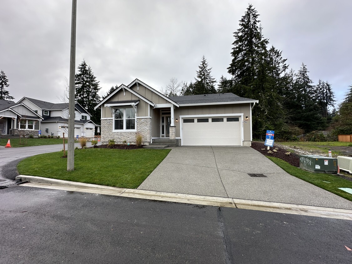 Foto principal - 10432 87th Ave Ct SW