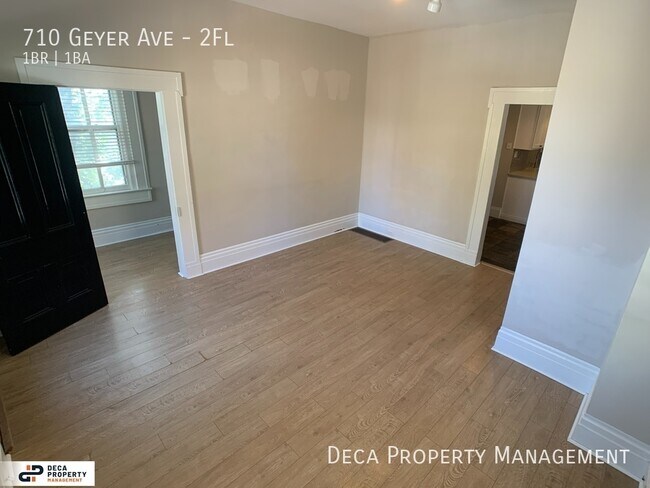 Building Photo - 1 Bedroom Apartment