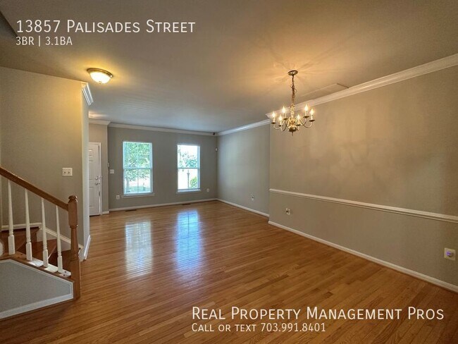 Building Photo - 13857 Palisades St