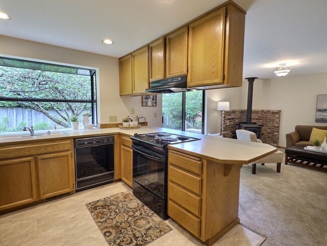 Foto del edificio - 3910 Maple Rd