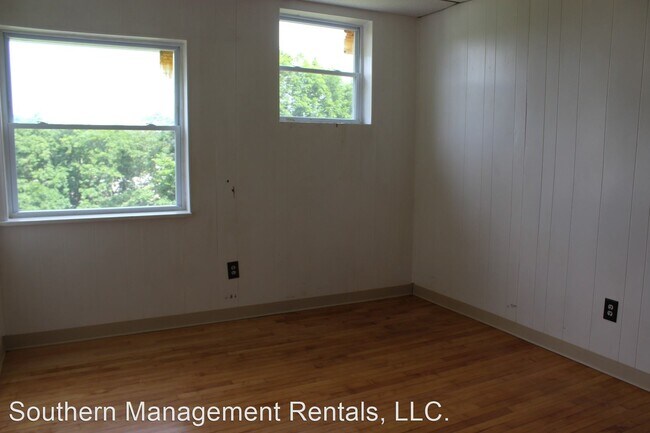 Building Photo - 2 br, 1 bath House - 100 School St Apt L