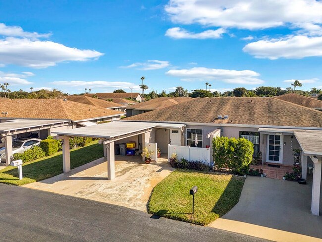 Foto del edificio - 6722 Moonlit Dr