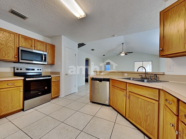 Building Photo - 4511 Loveland Pass Dr E