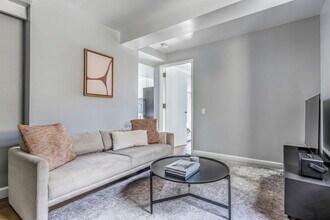 Building Photo - 240 W 73rd St