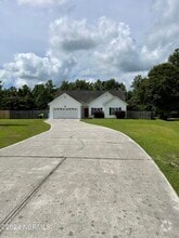 Building Photo - 145 Spring Leaf Ln