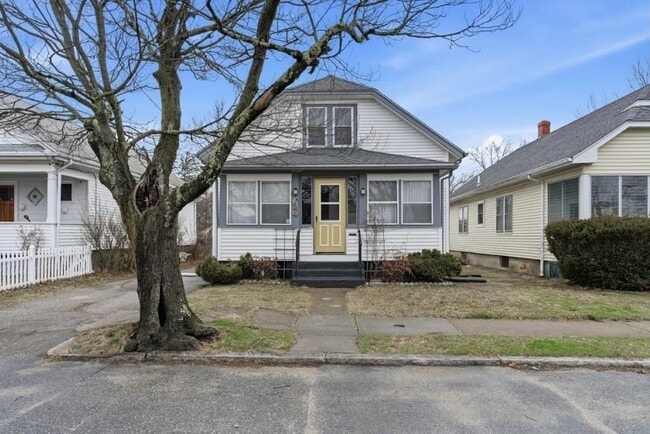 Building Photo - 44 Holburn Ave