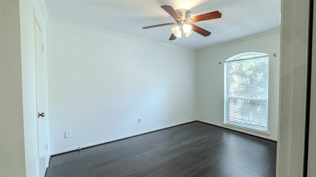 Building Photo - 7575 Katy Fwy