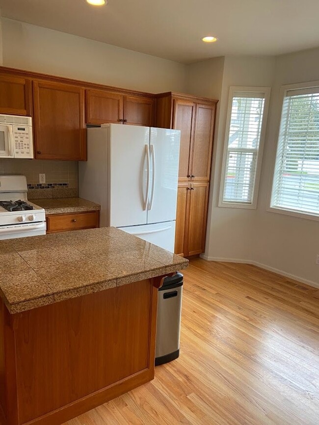 Building Photo - 1725 Harrison Pl