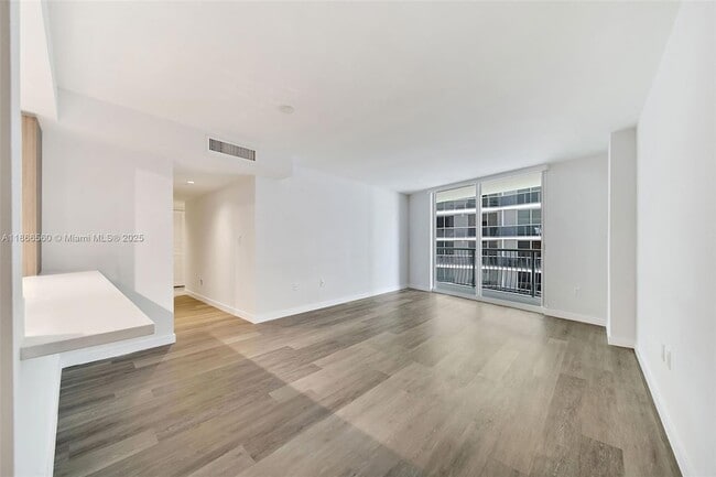 Foto del edificio - 1756 N Bayshore Dr
