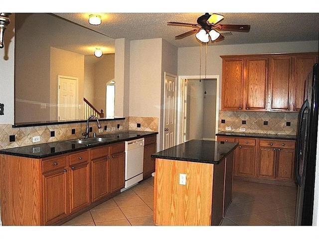 Foto del edificio - 9016 Enchanted Ridge Dr